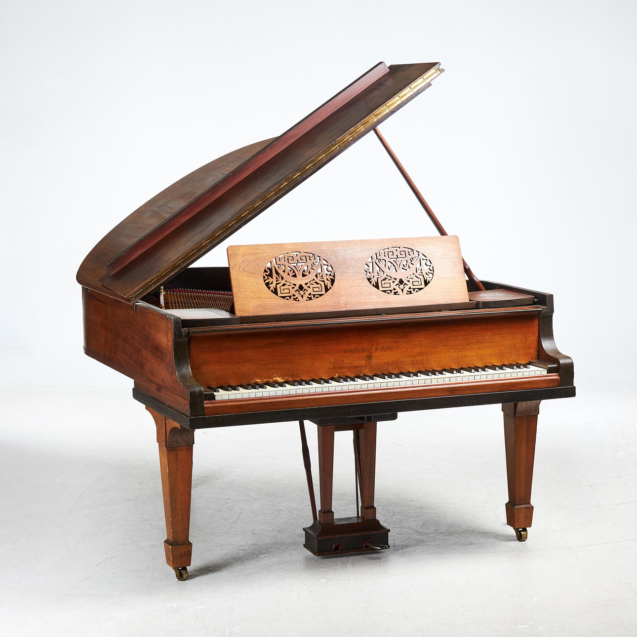 STEINWAY & SONS. Grand model O grand piano, Hamburg, mahogany, Ebonized ...