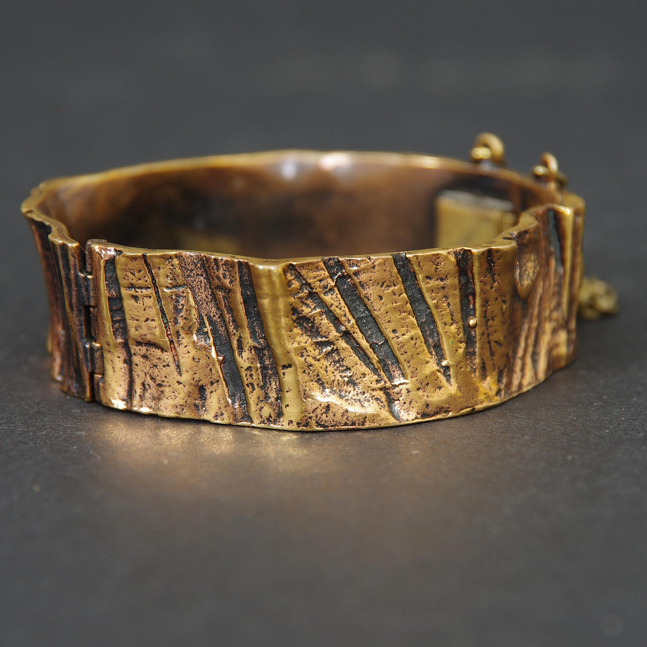 ARMBAND, brons, Pentti Sarpaneva.