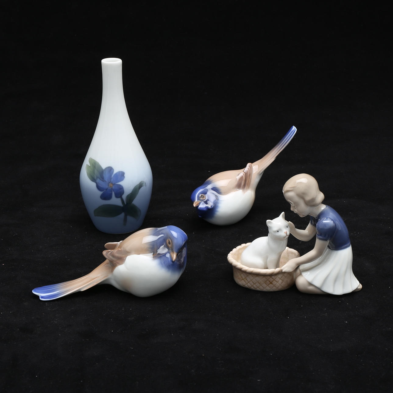 FIGURINER, 3 st, samt VAS, Bing & Gröndahl.