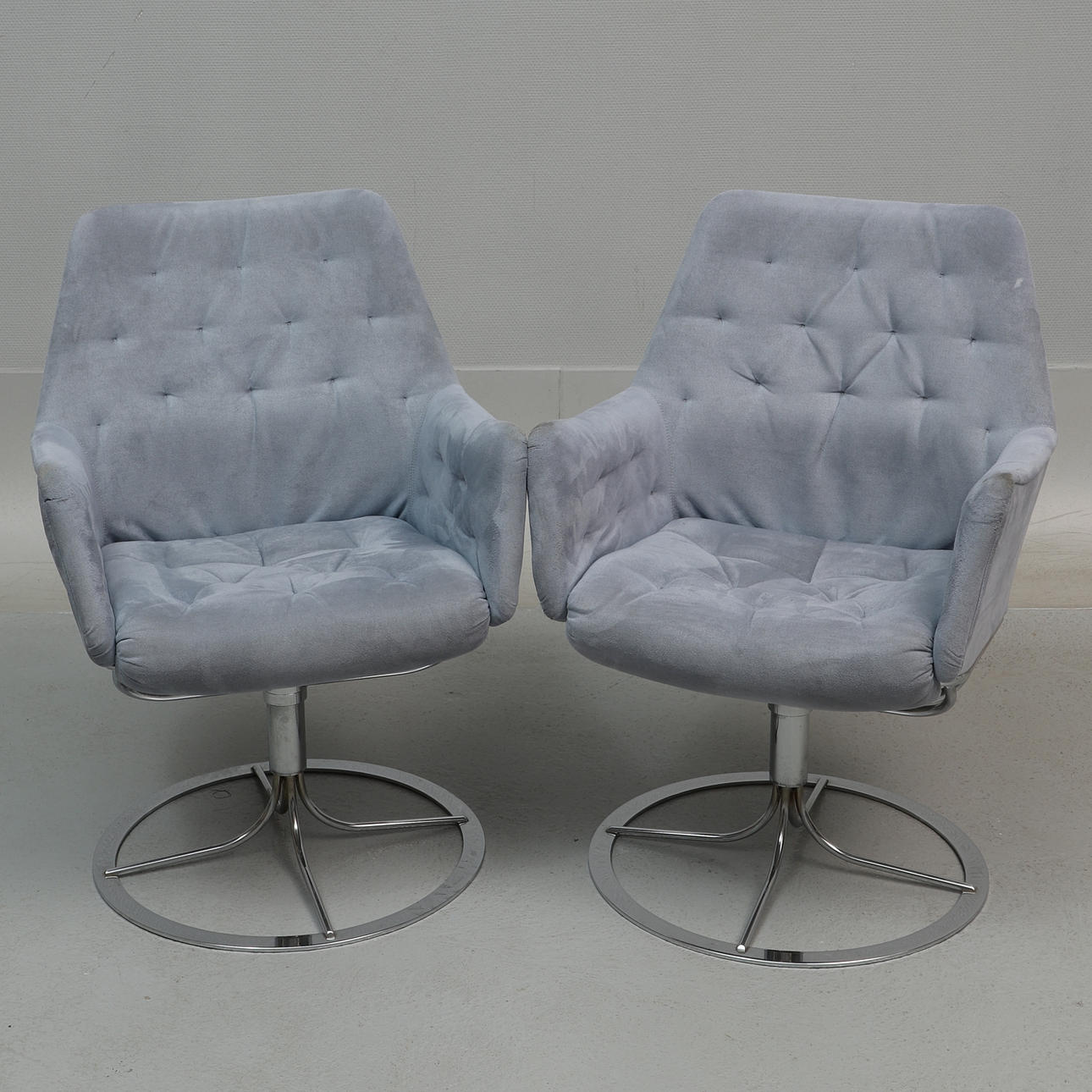 BRUNO MATHSSON. fåtöljer, ett par, ''Master'', blå mocka, Dux.