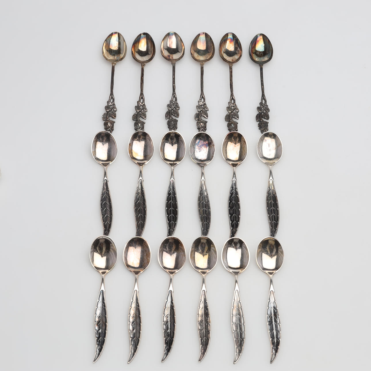 SKEDAR, 18 st, silver, ca 142 gram.