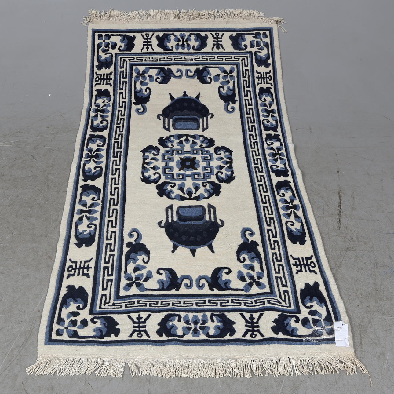 MATTA, Kina, ca. 170x93 cm.