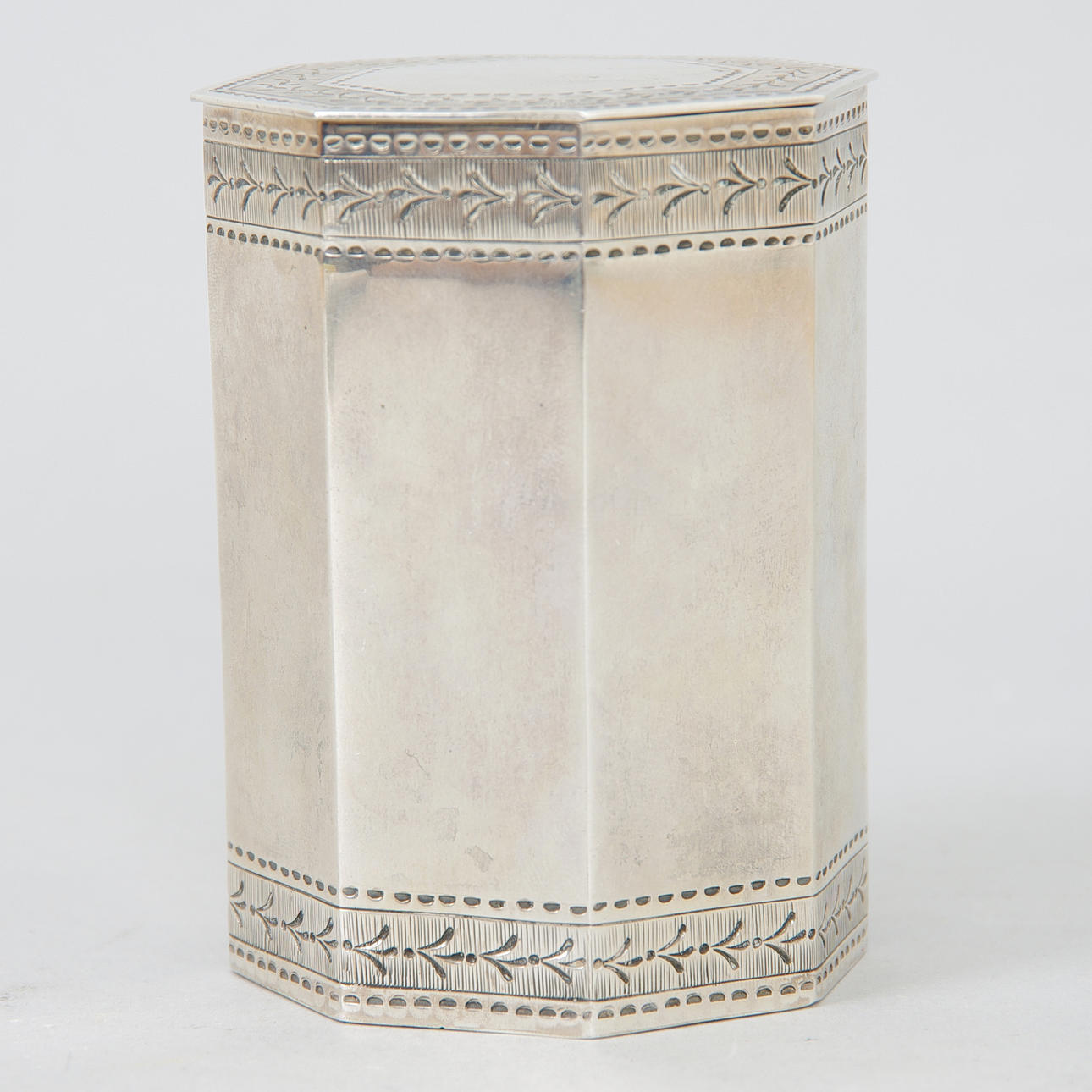 BURK, utländskt silver.