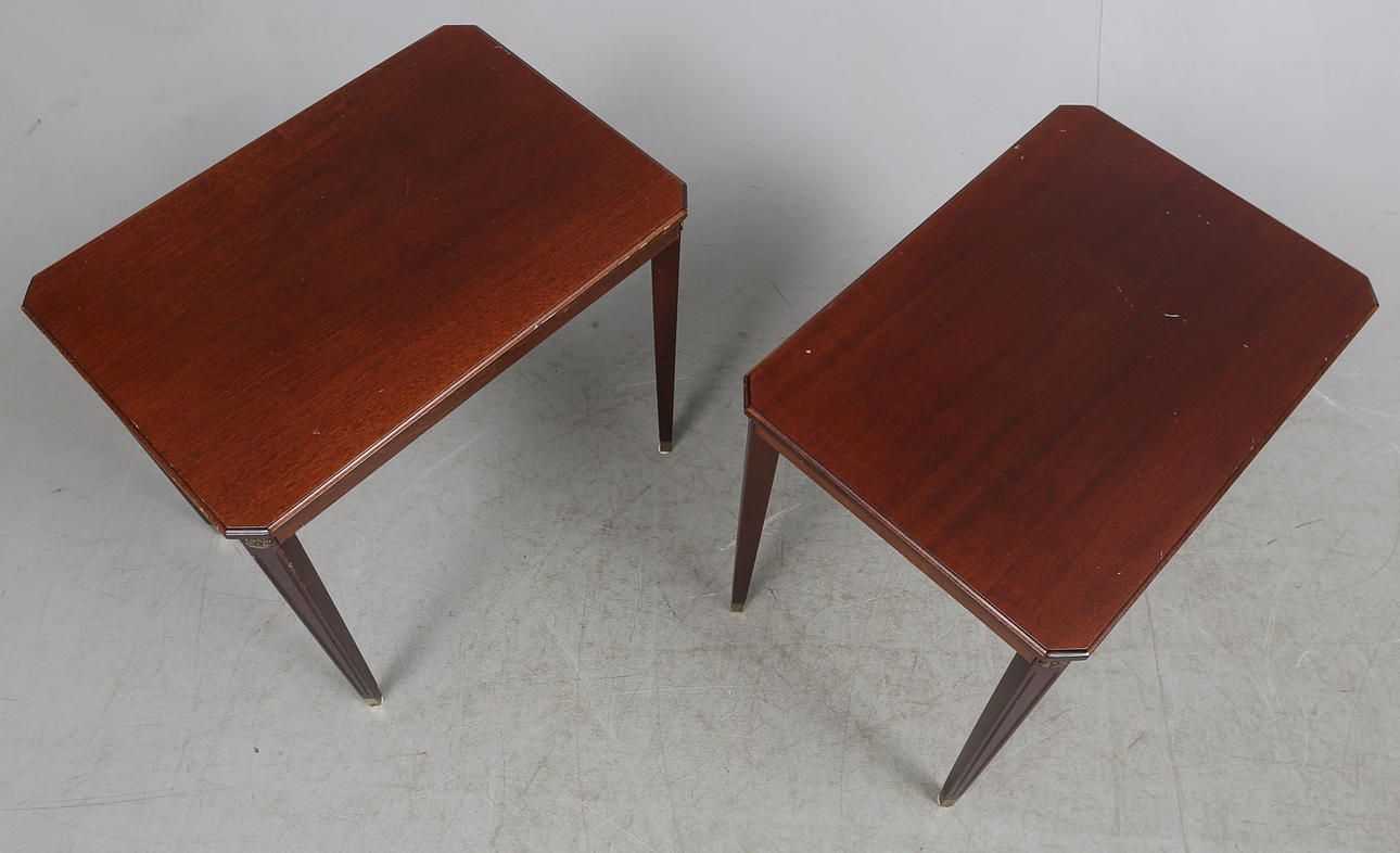 LAMPBORD, ett par, 1900-tal.