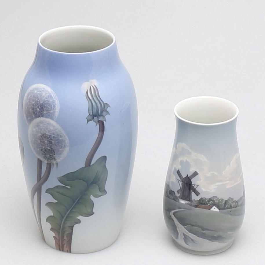 VASER, porslin, 2 st, Bing & Gröndahl, Danmark.