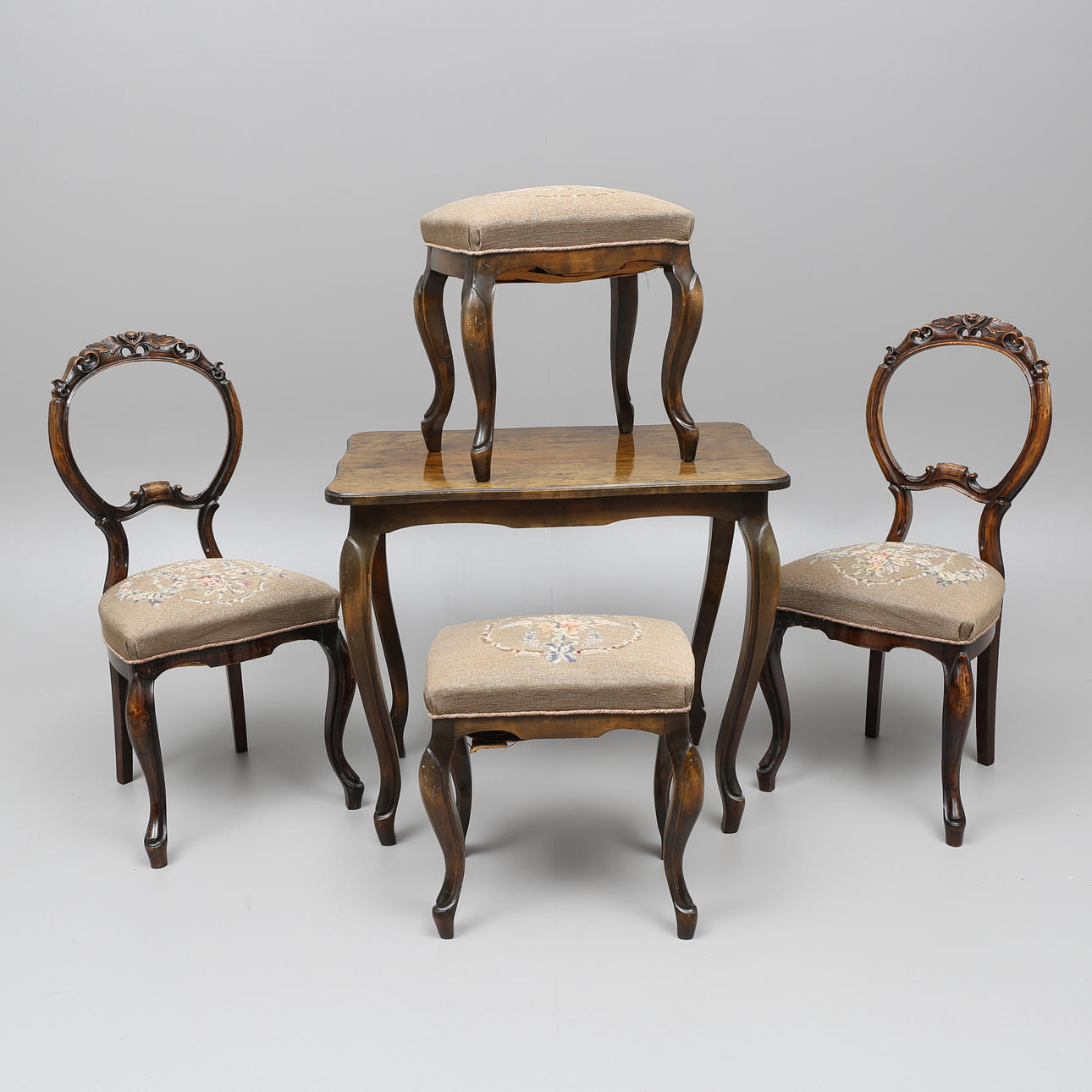 BORD, STOLAR, ett par, samt TABURETTER, ett par, nyrokoko samt nyrokokostil.