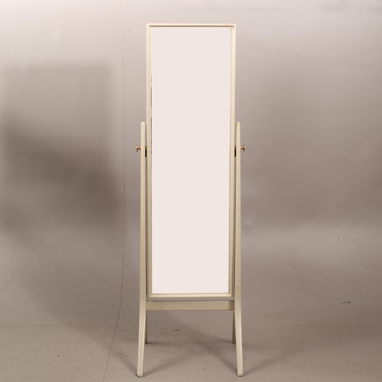 FLOOR MIRROR, white painted, tilt function, 1950-60's.