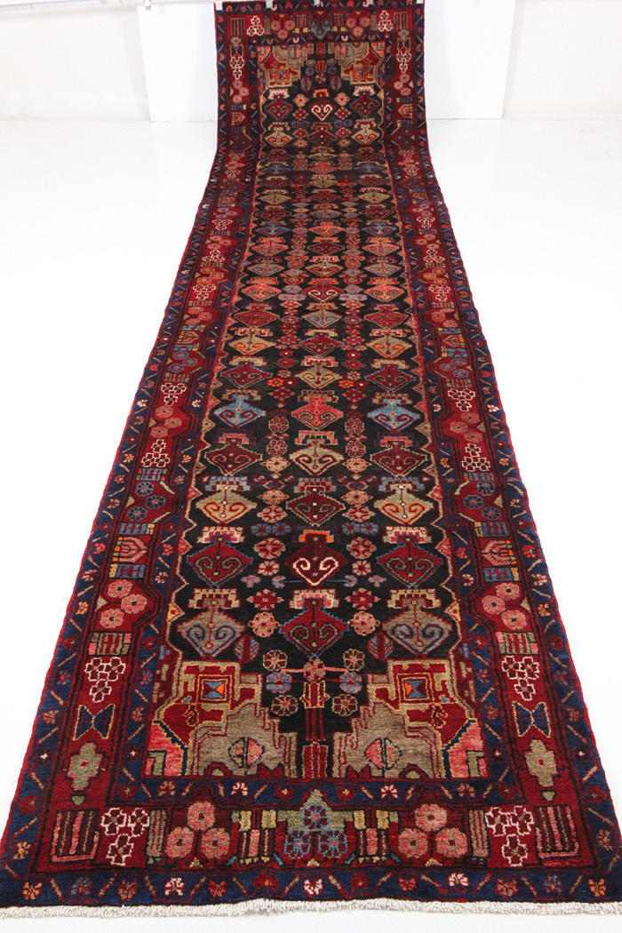 ORIENTALISK MATTA. Nahavand, 470 x 110 cm.