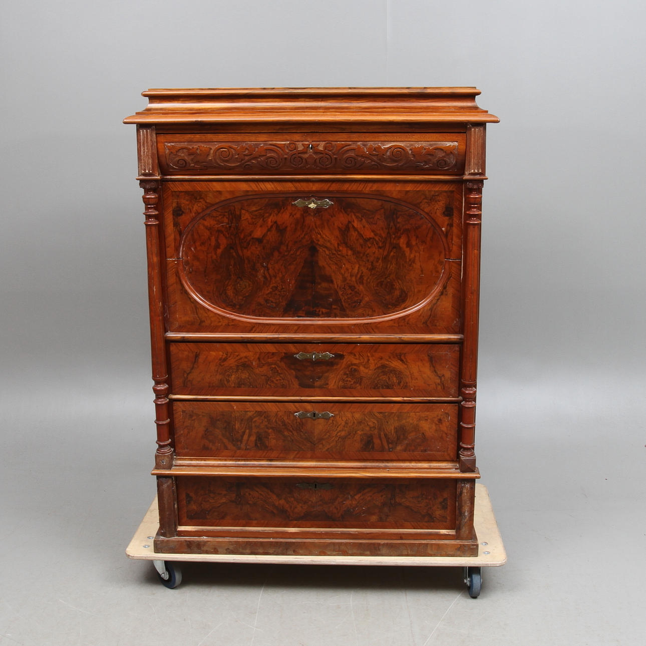 CHIFFONJÉ, 1800-talets slut.