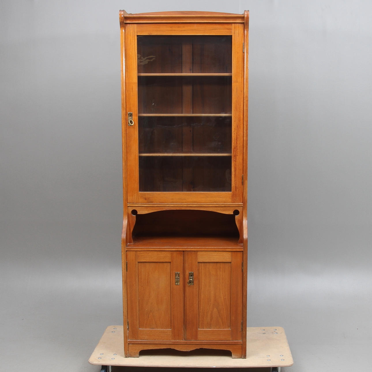 BOKSKÅP, jugend, 1900-talets början.