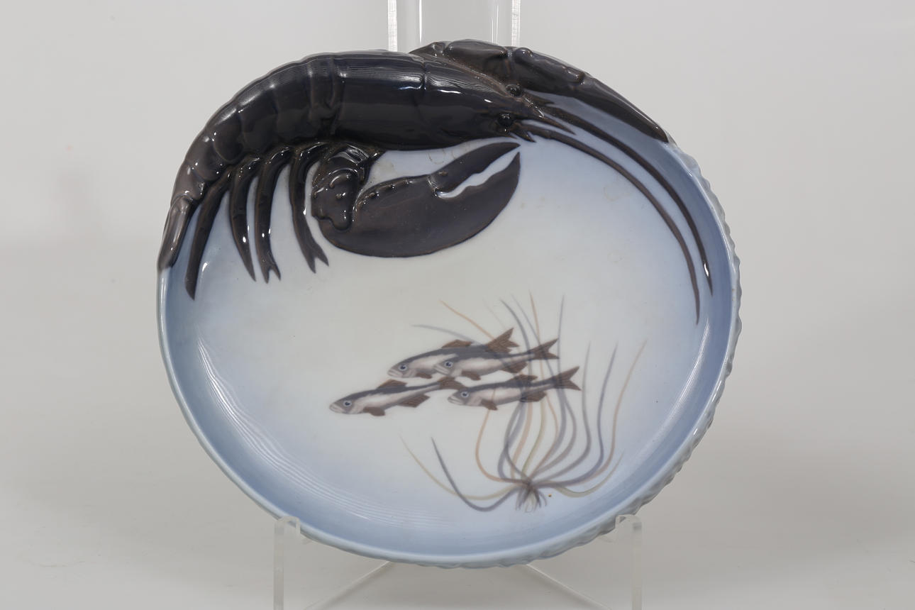 SKÅL/FAT, porslin, dekor av hummer och fiskar, Kunglig Dansk, modell nummer 485.