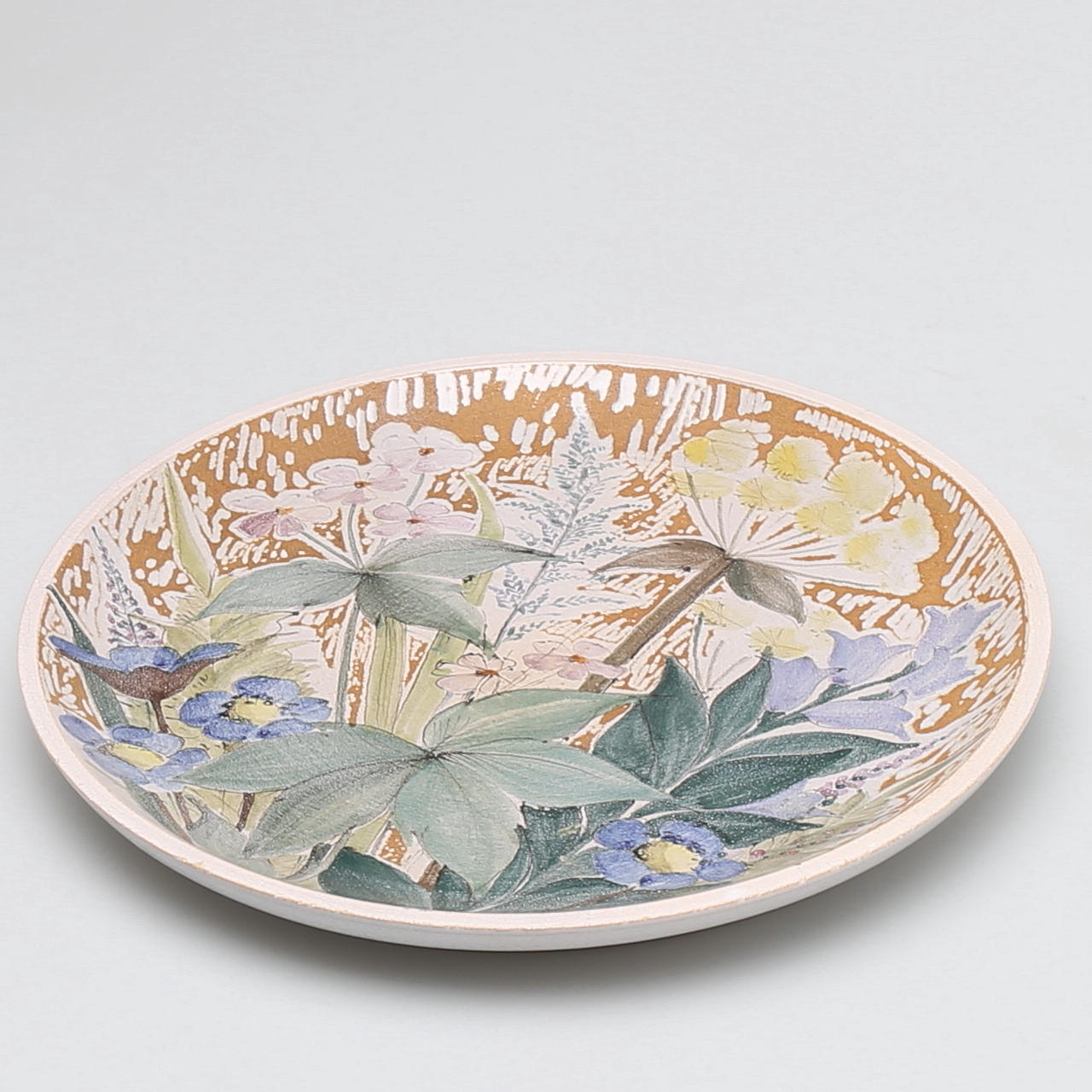 FAT i lergods, dekor av blommor, Naile Wafin, Arabia, Finland.