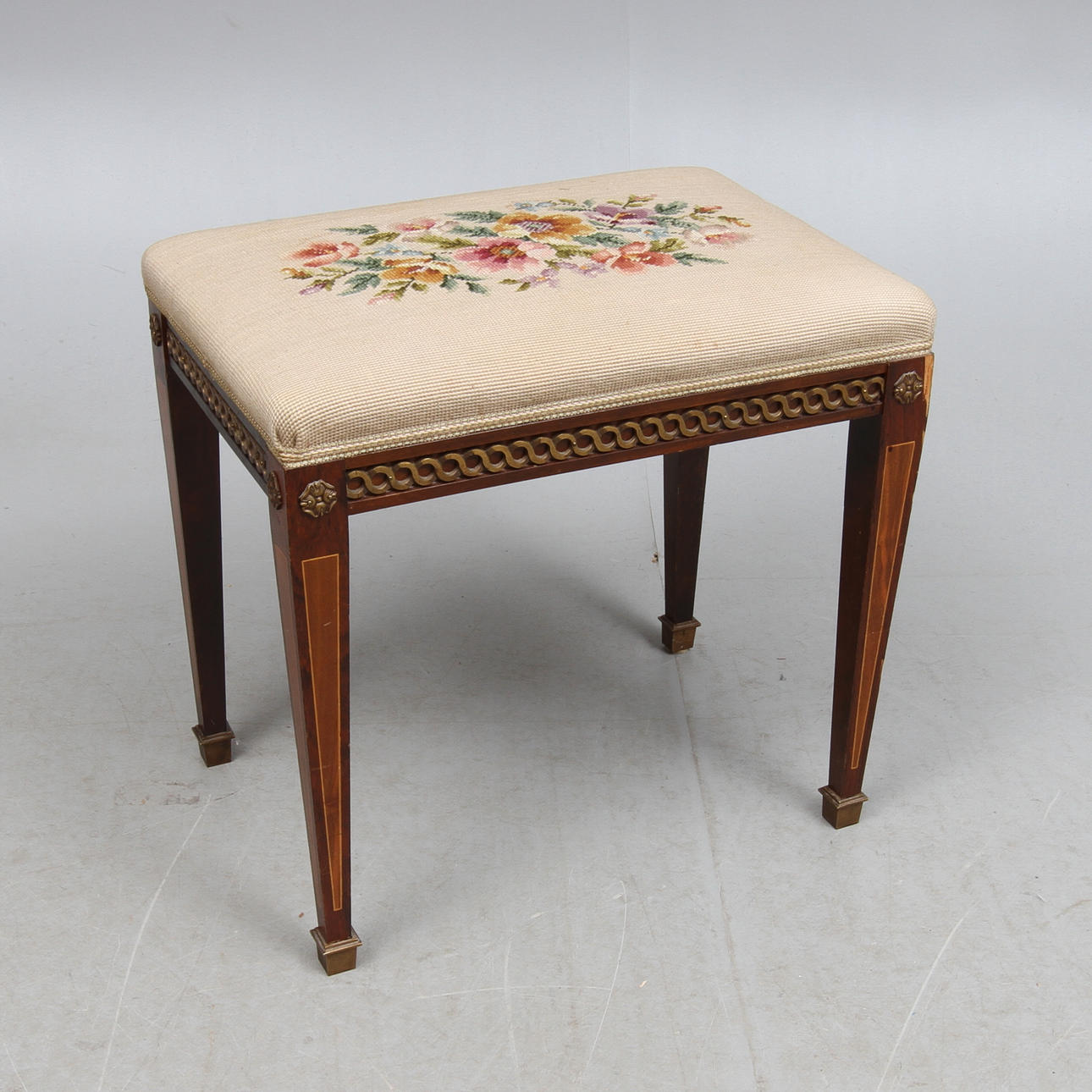 TABURETT, gustaviansk stil, Aktiebolaget Gustavianska Möbler Onslunda, 1900-tal.