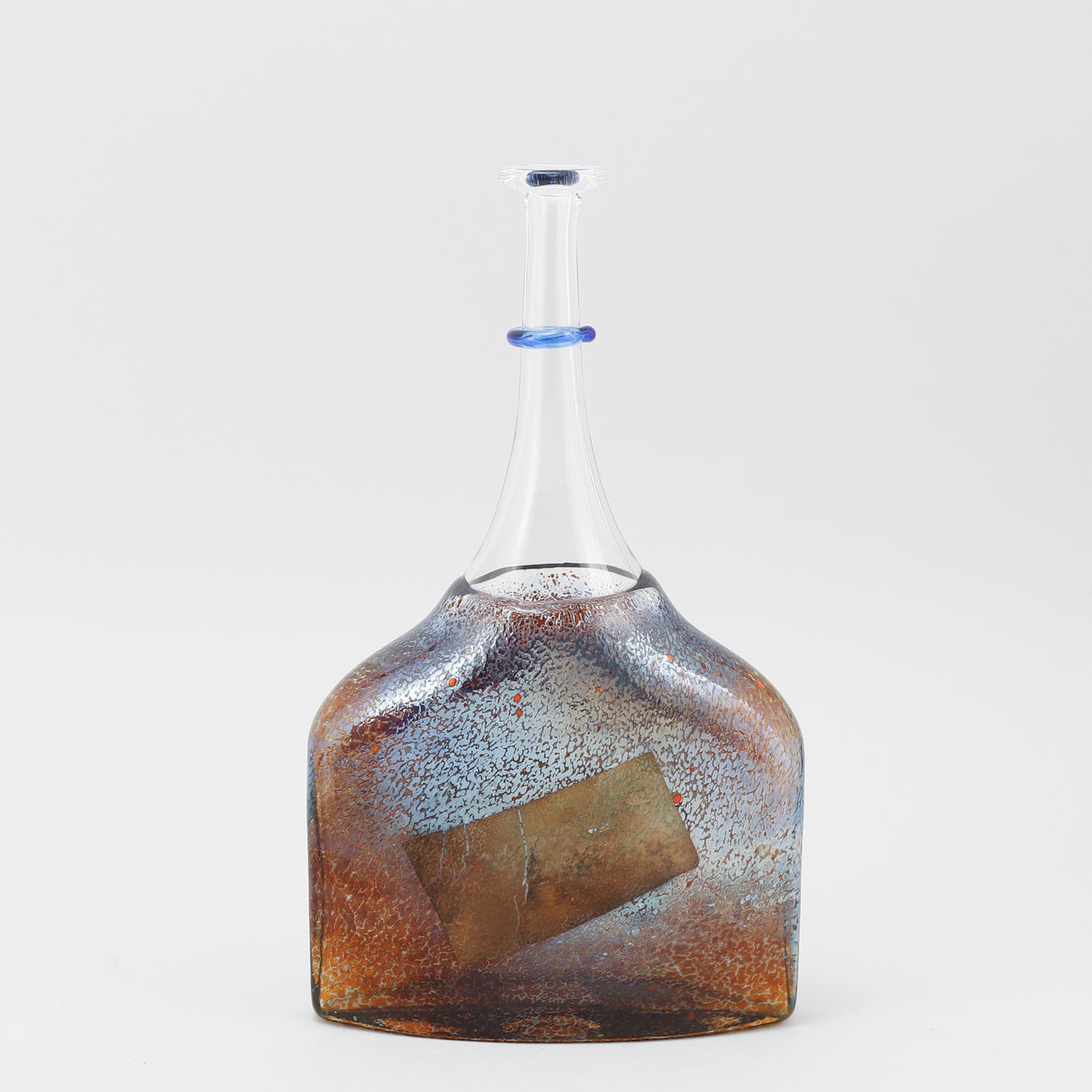 BERTIL VALLIEN. Eine Glasvase/Flasche, Kosta Boda.