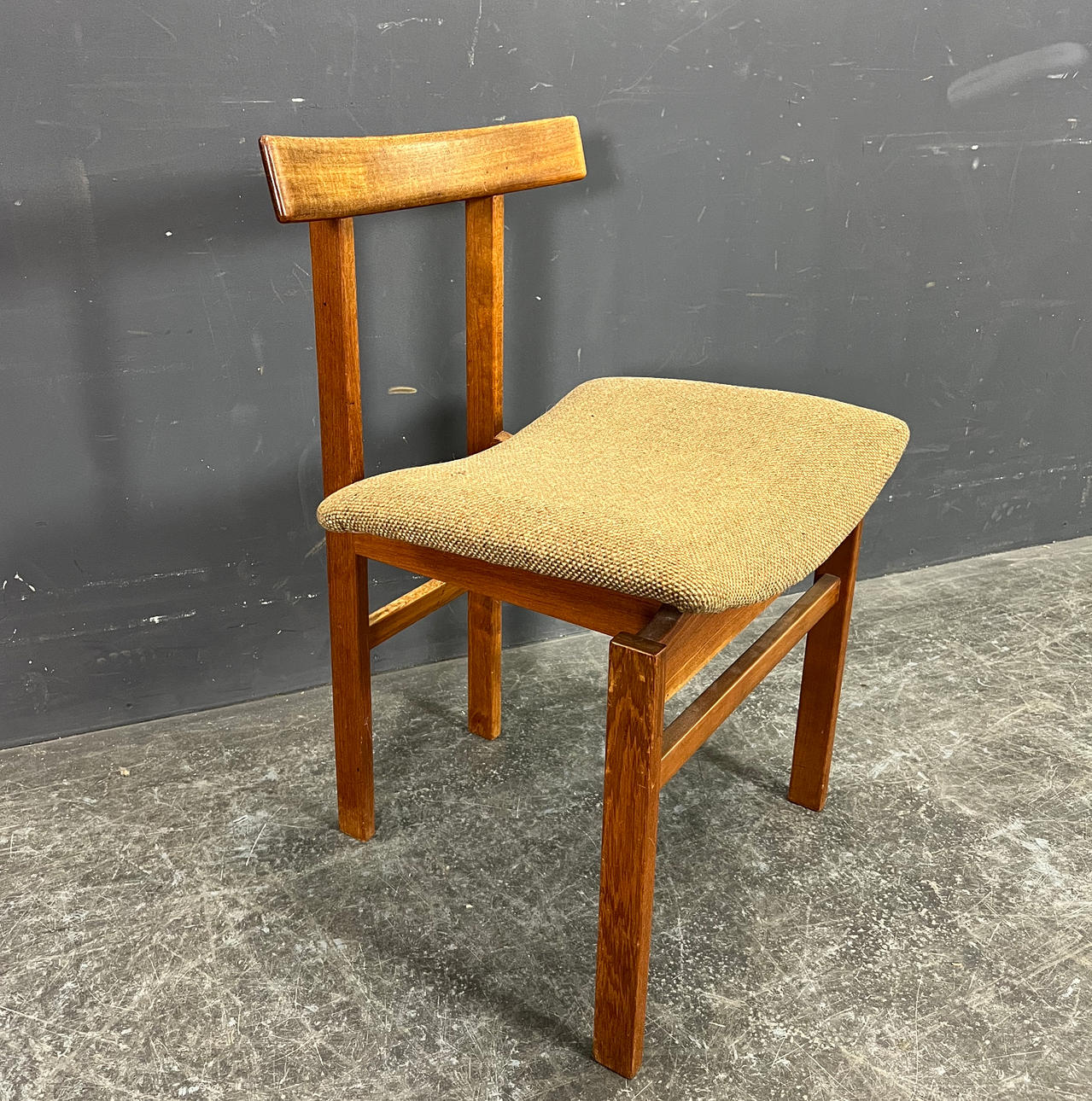 INGER KLINGENBERG. STUHL.