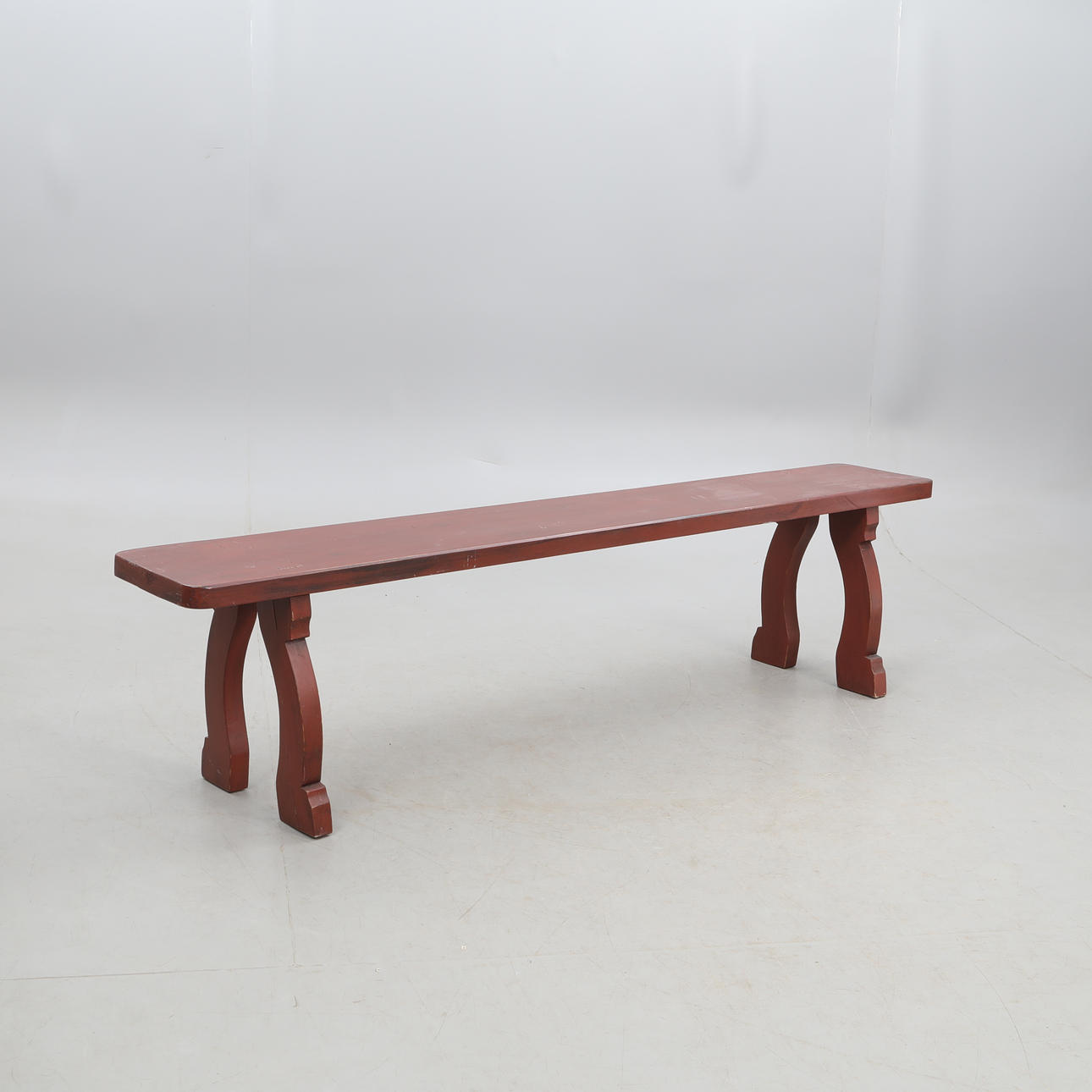 BANCO, madera de pino barnizado.