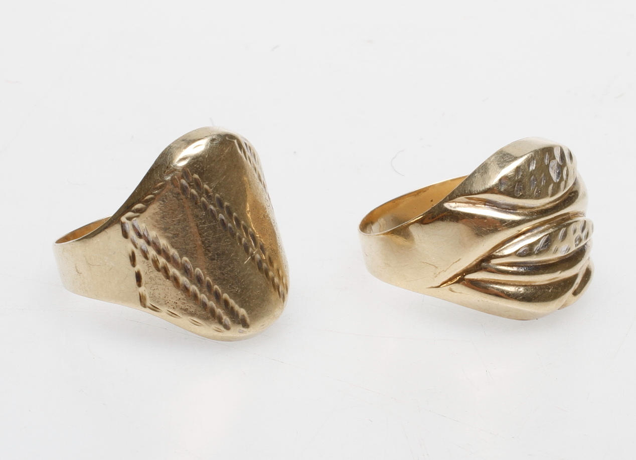 RINGAR, 2 st, 14k guld, vikt ca 6,5 gr.