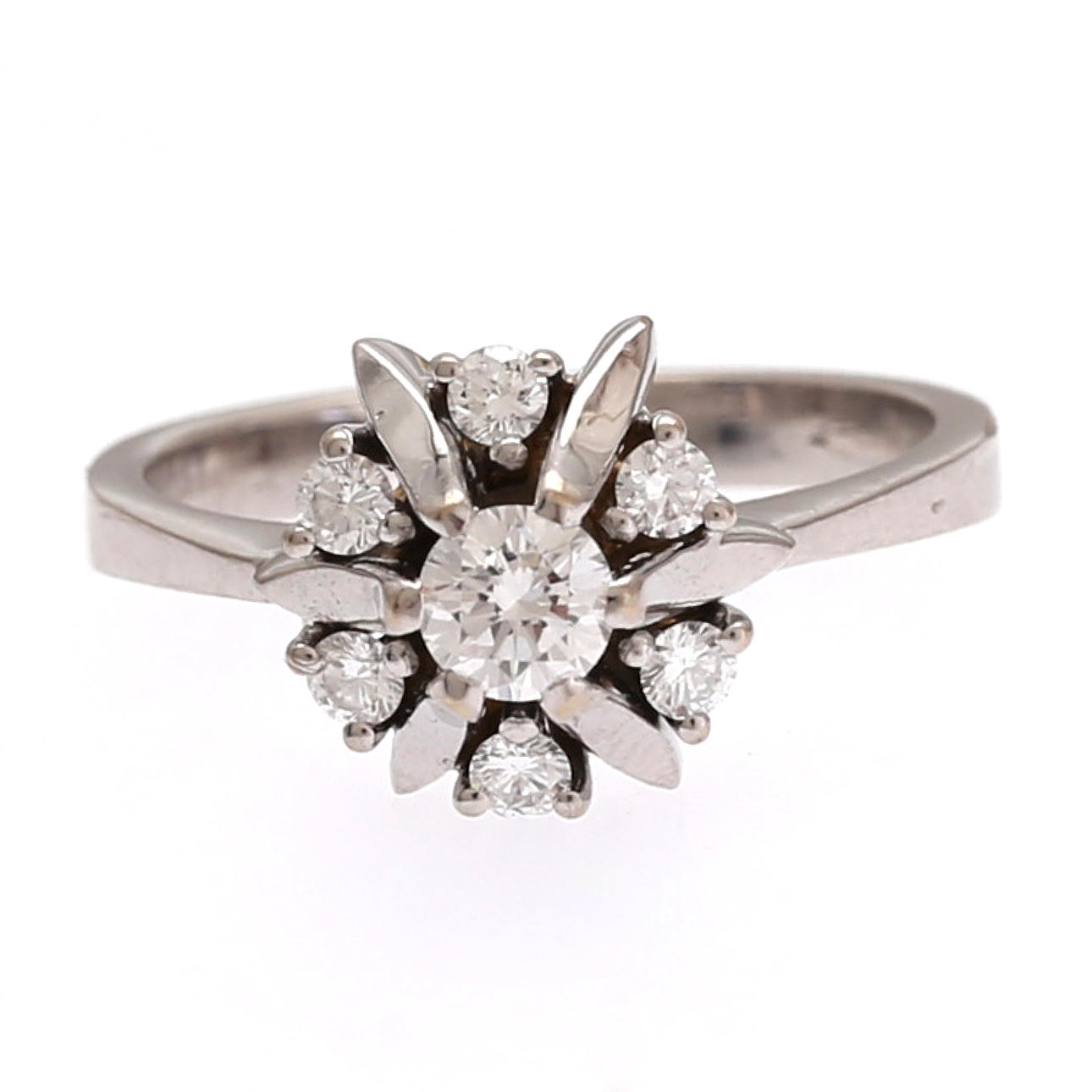 Diamonds rosette ring, circa 1960.