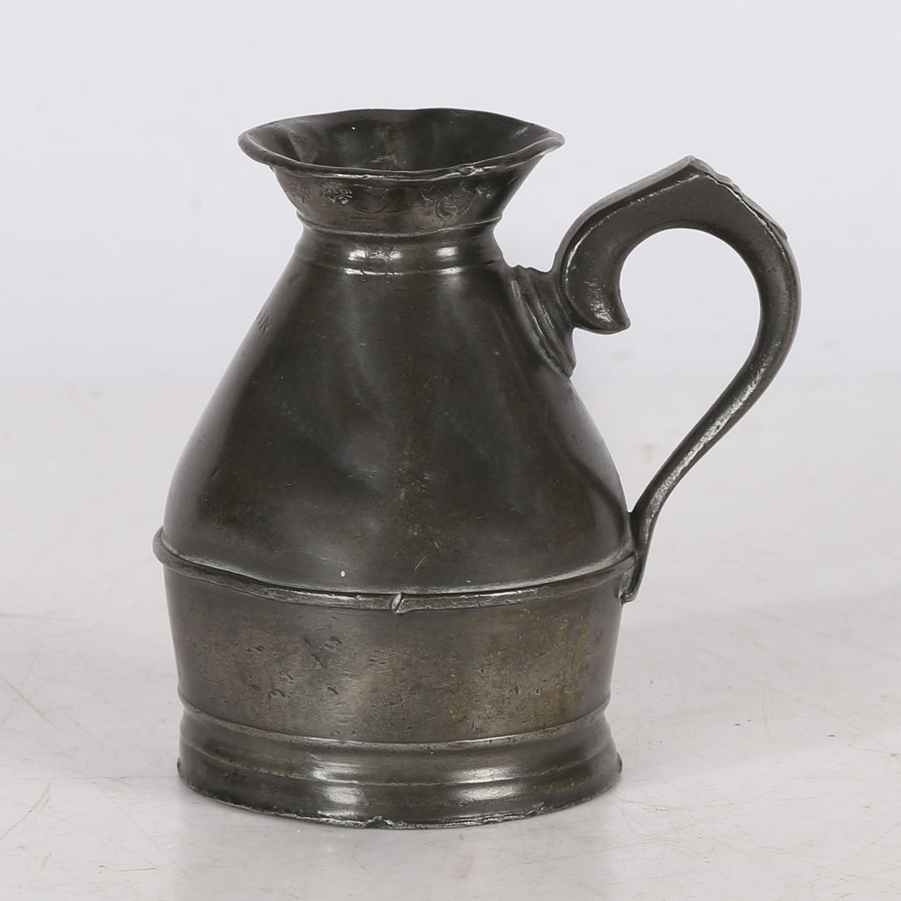 HÖSTACK, TENN, EN NOGGIN, IRLÄNDSK, OMKRING 1830. Silver & Metall ...