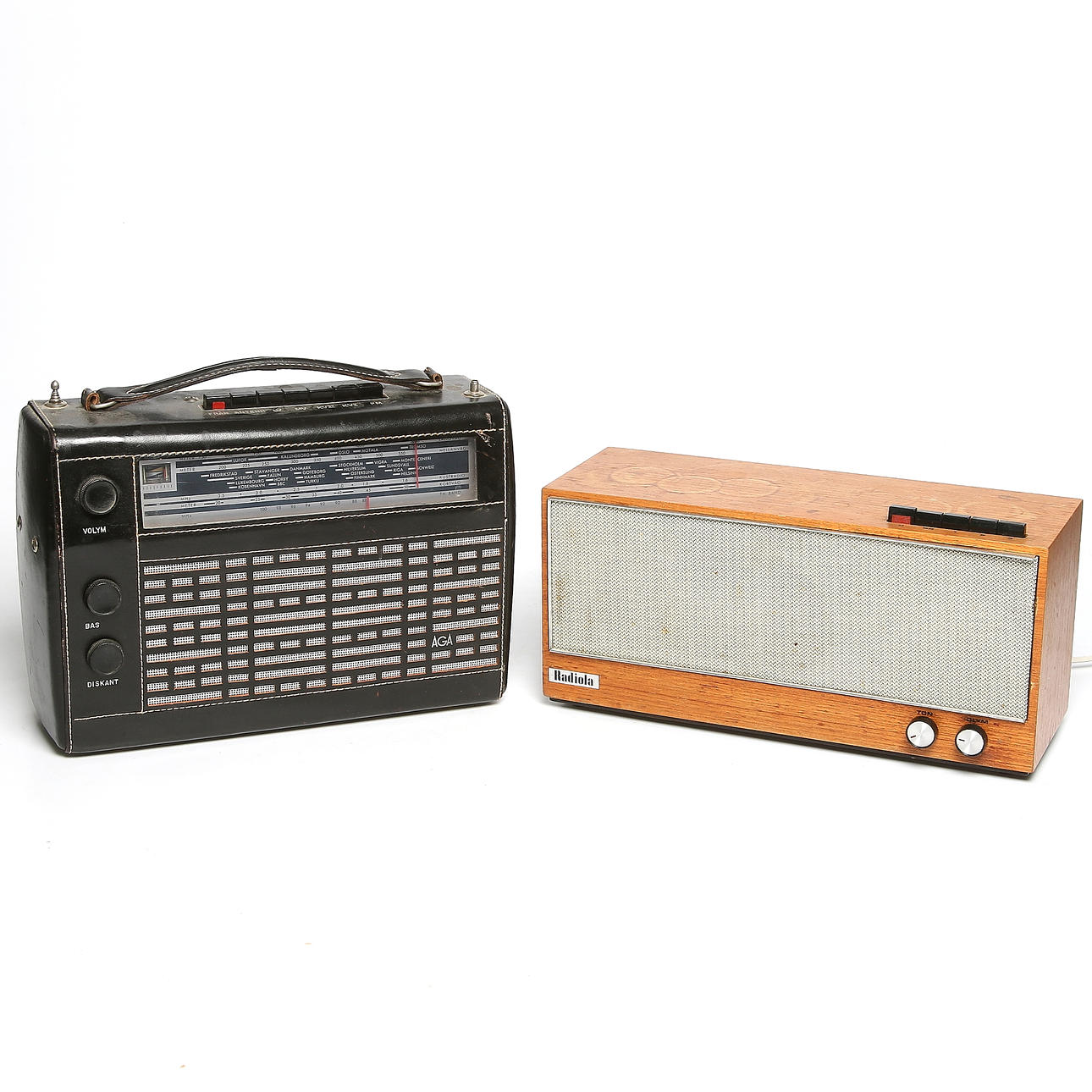 TRANSISTORRADIOS, 2 st, bl.a. Radiola Polkett typ 7652. AGA 3518.