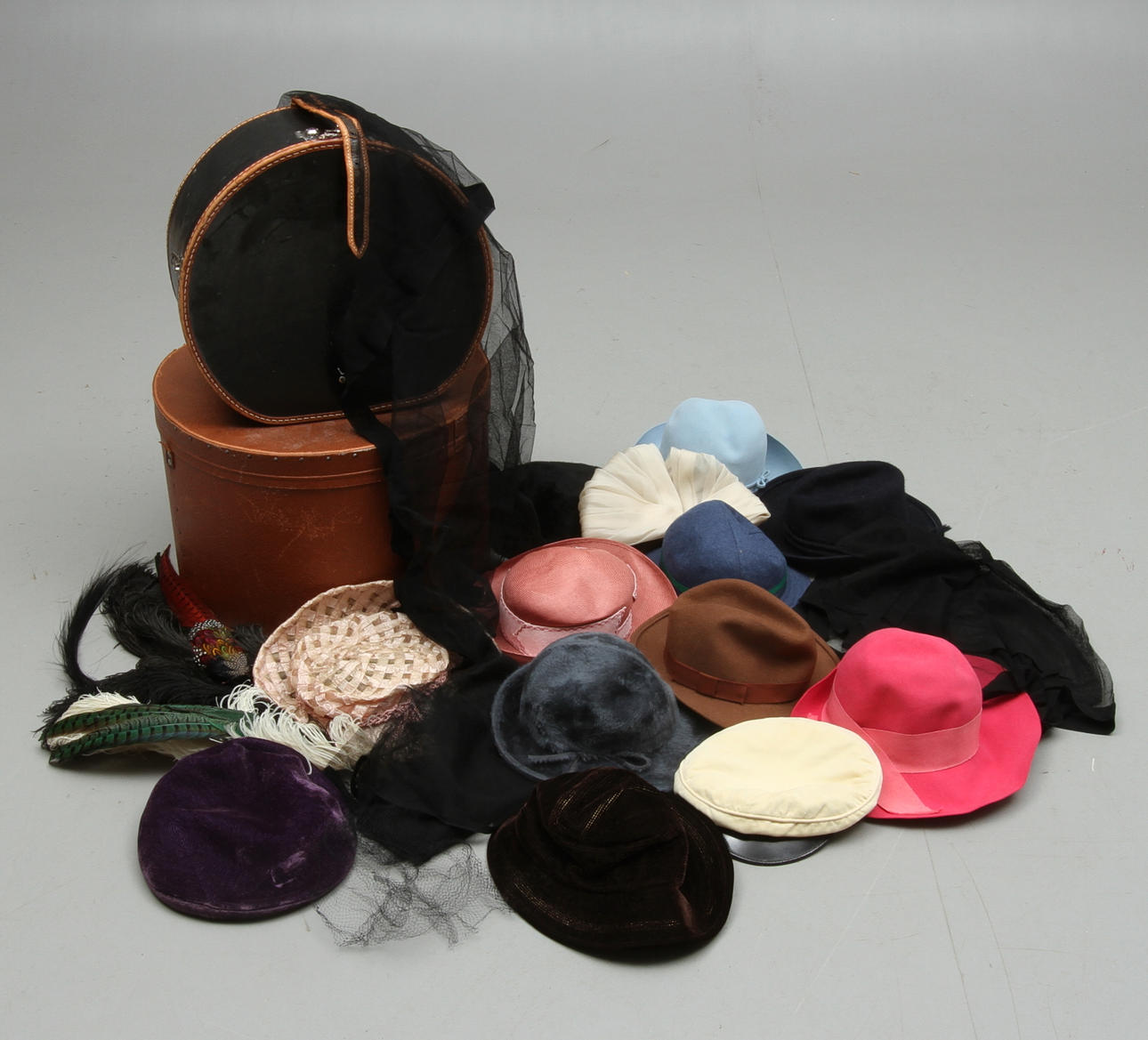 PARTI HATTAR, 1900-tal.