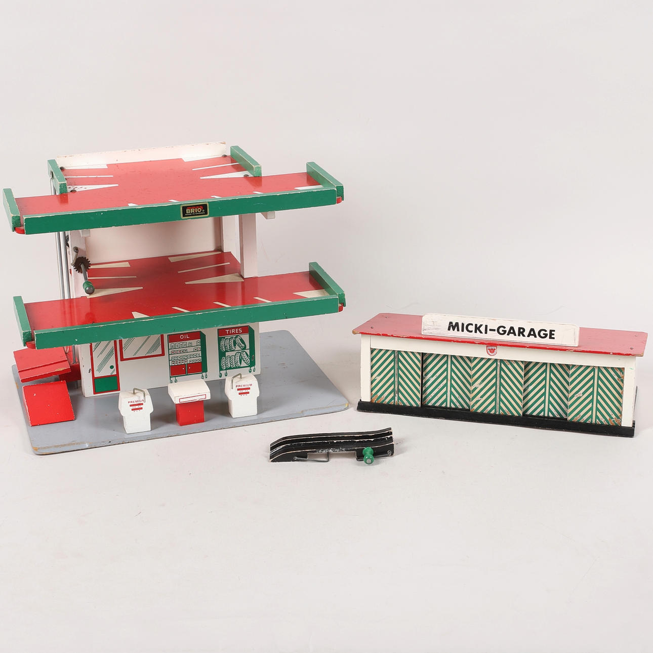 AUTOGARAGE, 2 Stück, Brio & Micki, Holz.