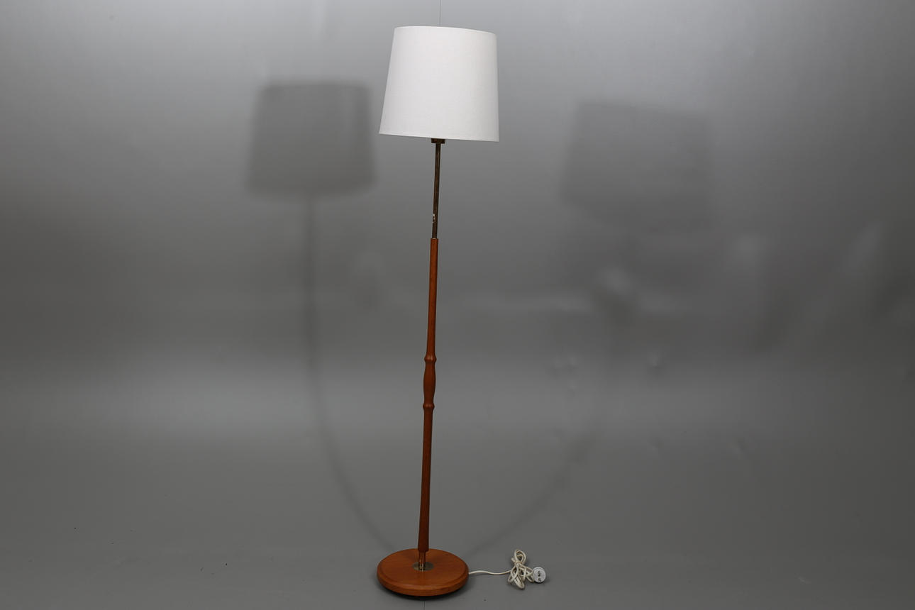 GOLVLAMPA, teak, Örsjö, märkt ÖA, 30.