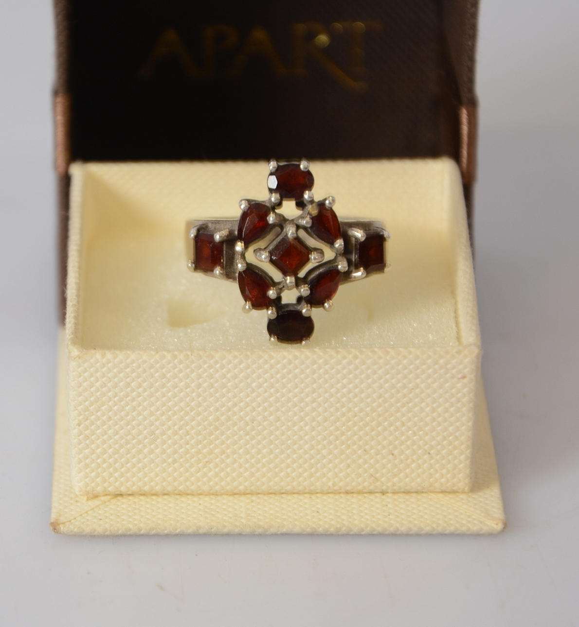 RING MED GRANATER, sterlingsilver.