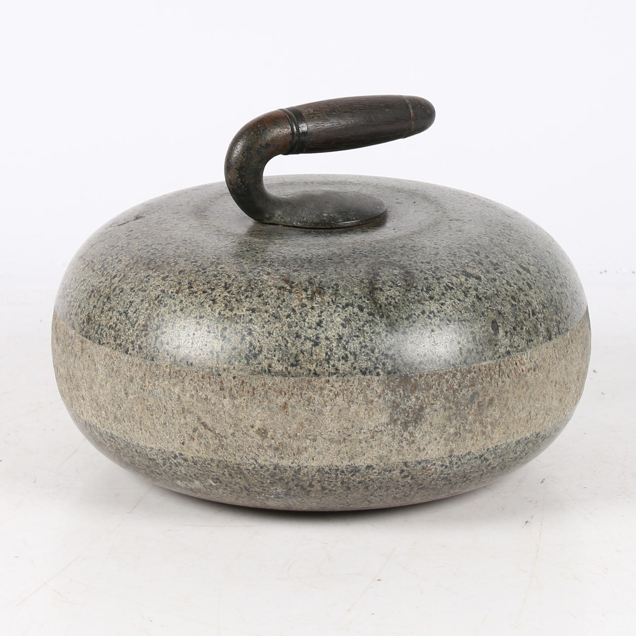 CURLING STONE WITH HANDLE.
