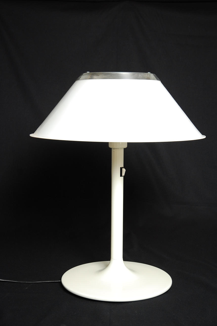 BORDSLAMPA, " Mars " design Per Sundstedt för Ateljé Lyktan 1972.