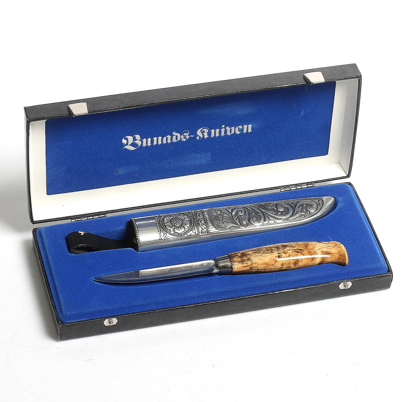 KNIV, tenn, stål och björk, "Haugrud Bunads-kniven", Norge. 1900-tal.