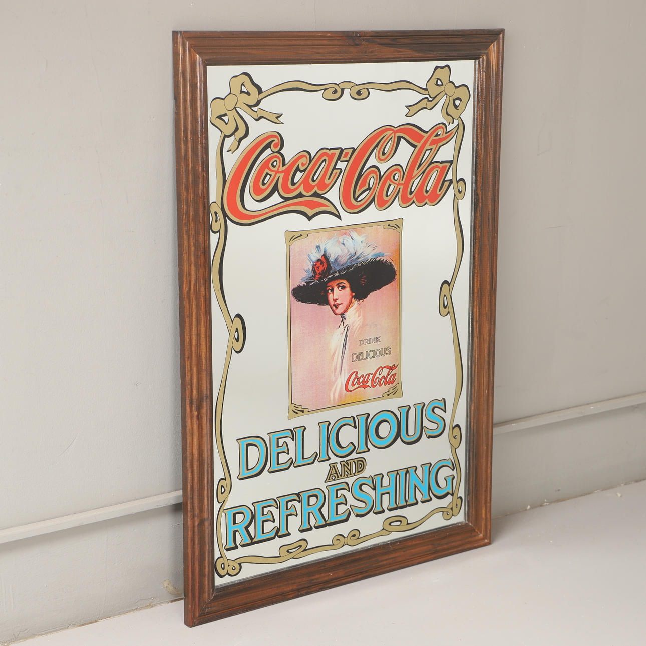 SPEGEL, tryckt dekor, Coca-Cola, 1900-talets andra hälft.