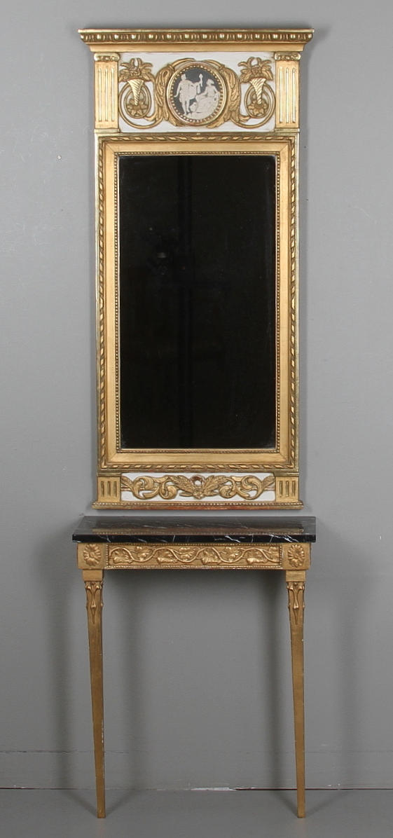 SPEGEL med TRYMÅBORD, gustaviansk stil, 1900-tal.