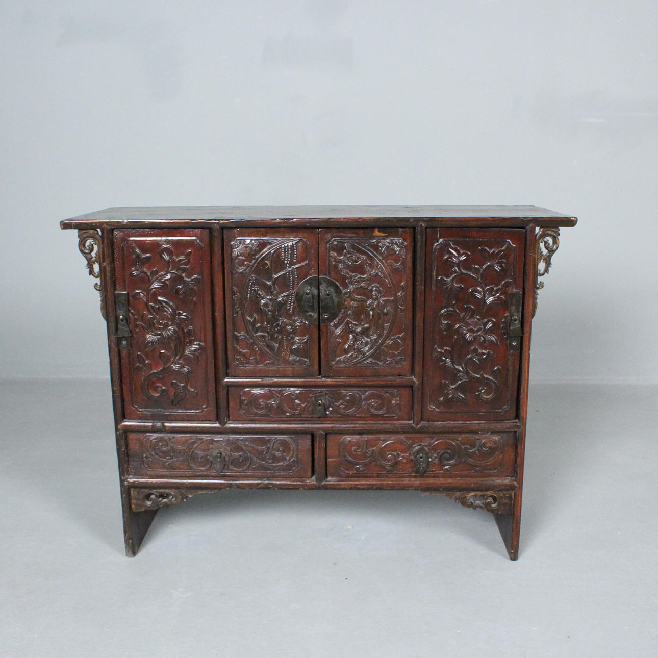 Antik kinesisk konsol/kommode.