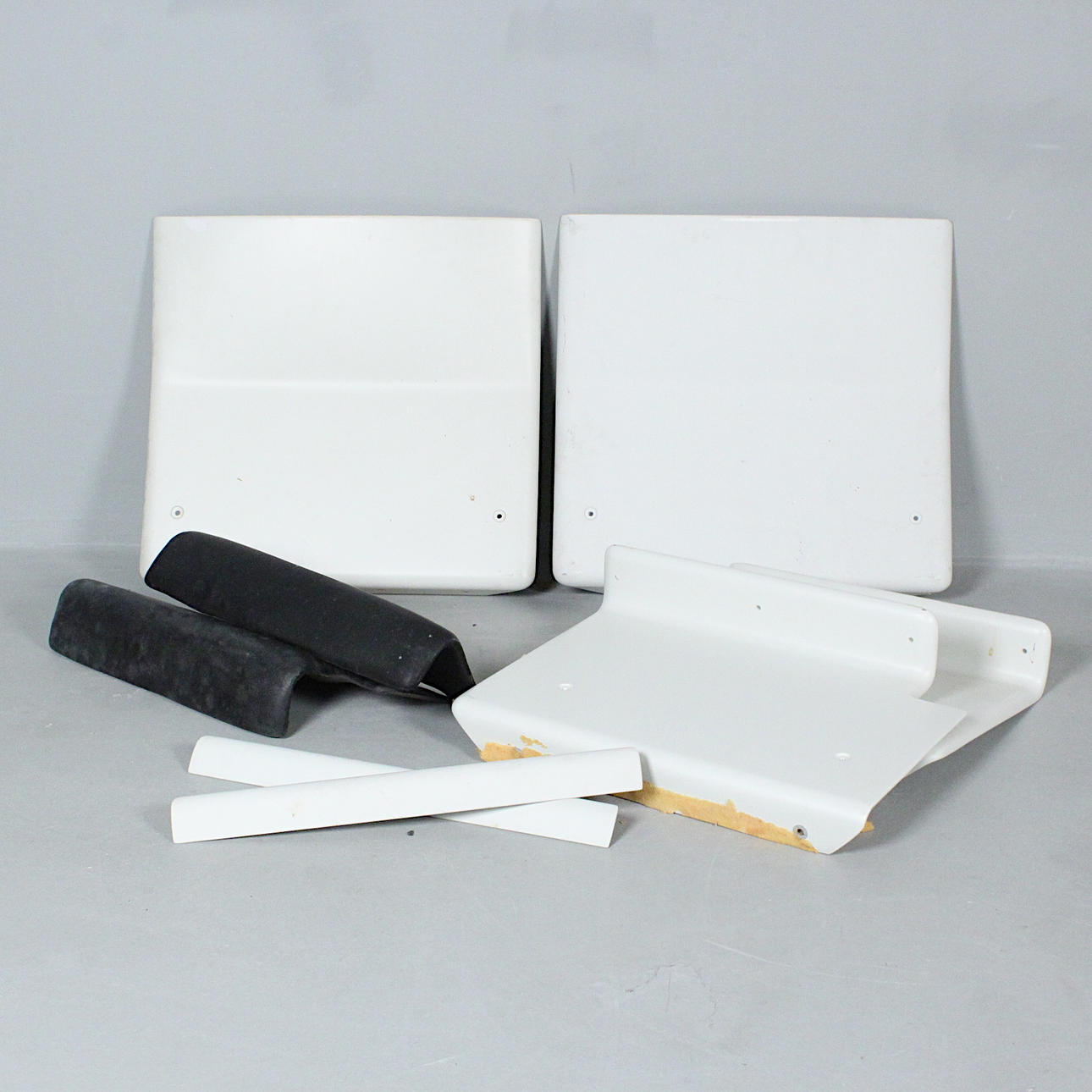 VITSOE. Ersatzteile für Sessel 'RZ 62'.