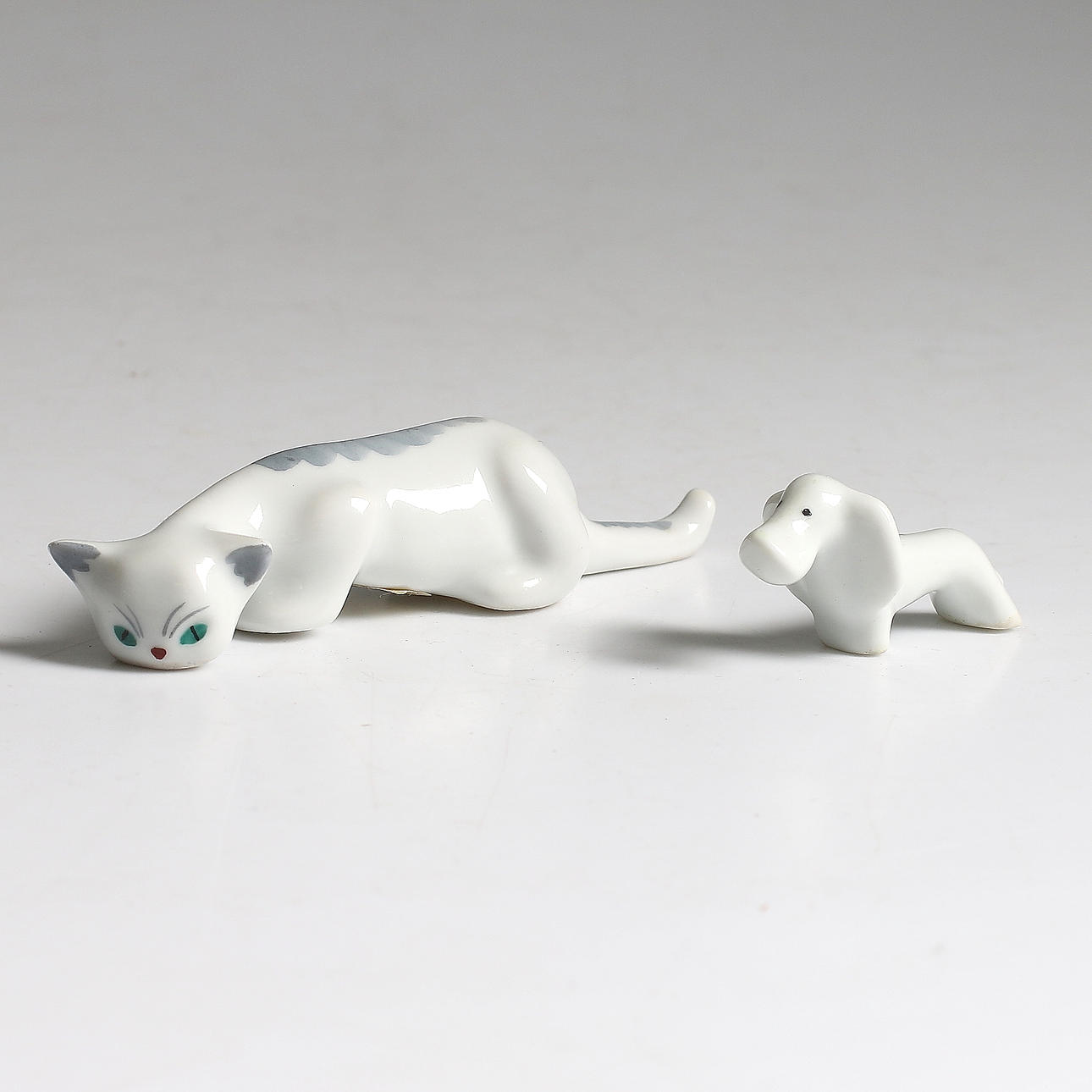 FIGURINER, 2 st, porslin, bl.a. Holzer-Kjellberg Friedl, Arabia.