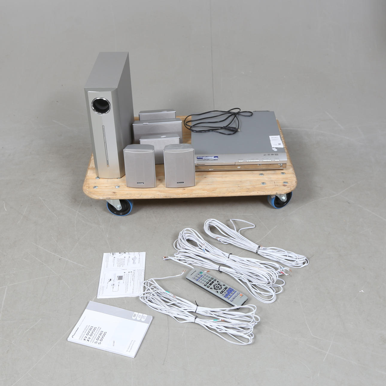 7-delt SURROUND SYSTEM, Pioneer.