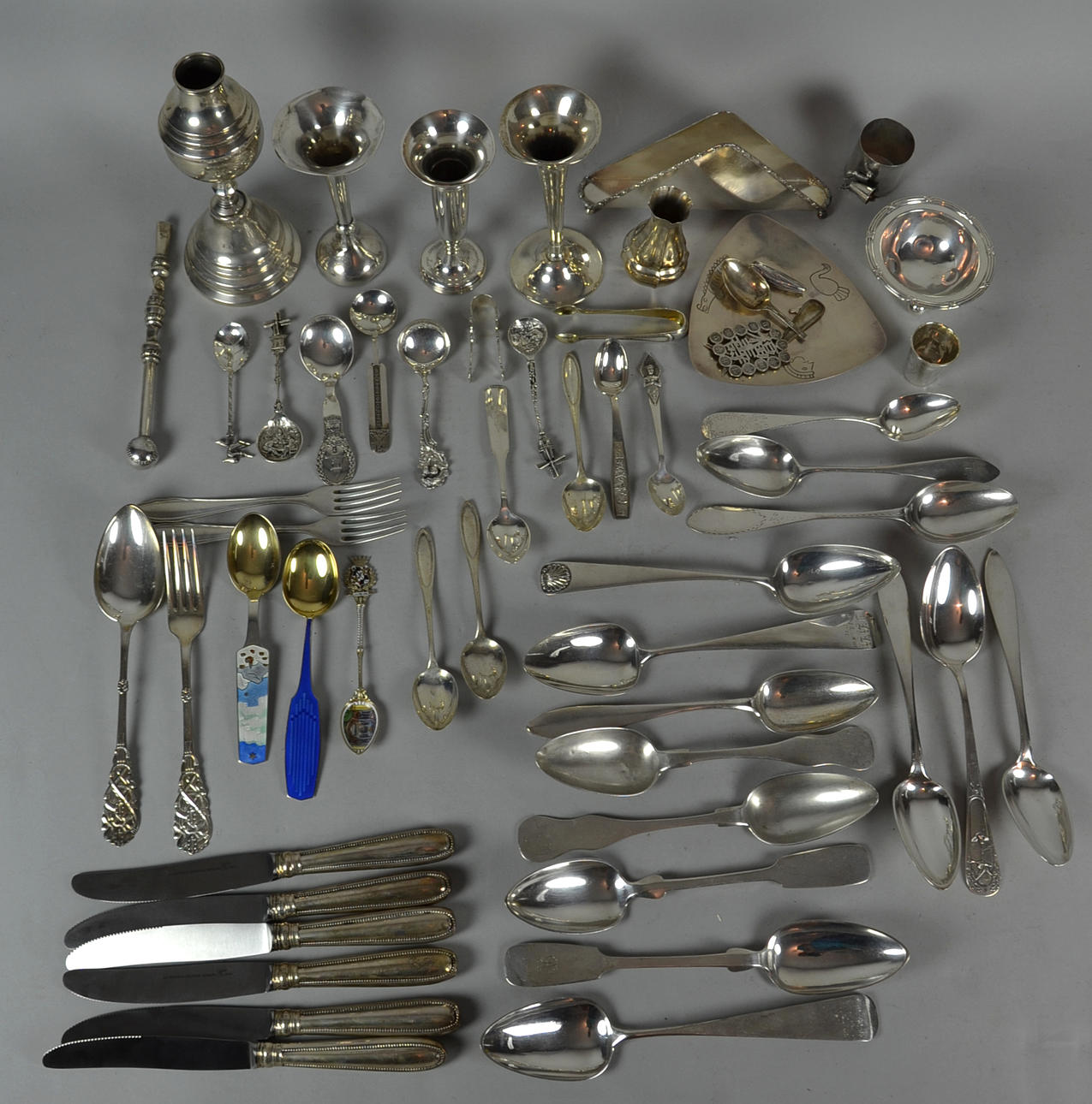 BLANDAT PARTI SILVER BESTICK OCH CORPUS VAROR 2KG.