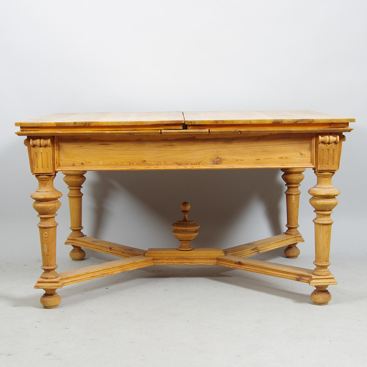 MATBORD, fur, nyrenässans.