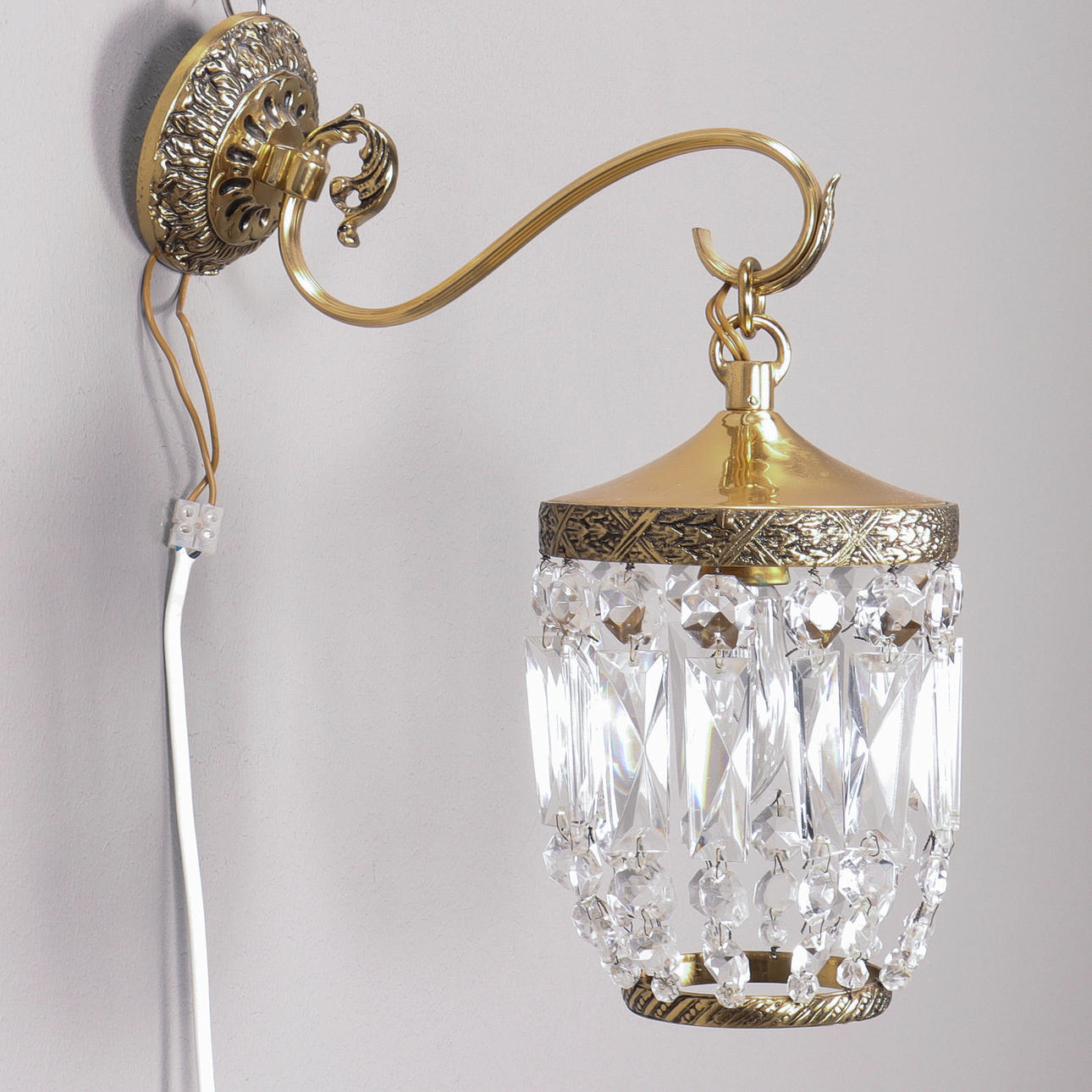 VÄGGLAMPA med prismor.