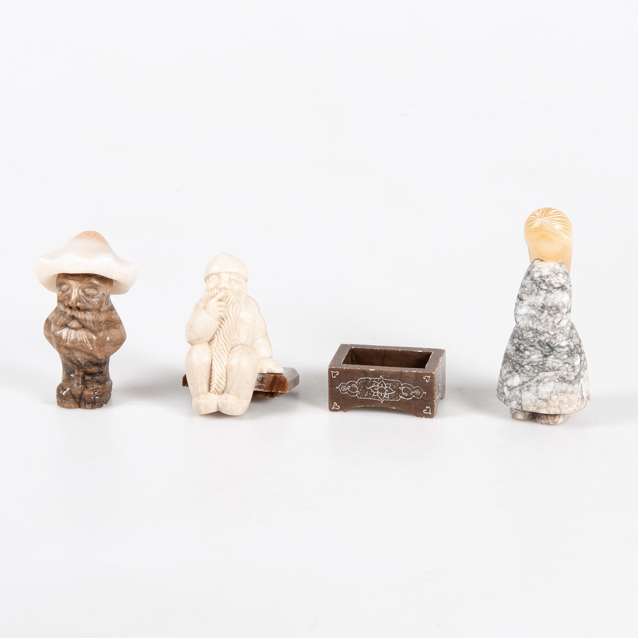 FIGURINER. 3 st, sten och marmor.