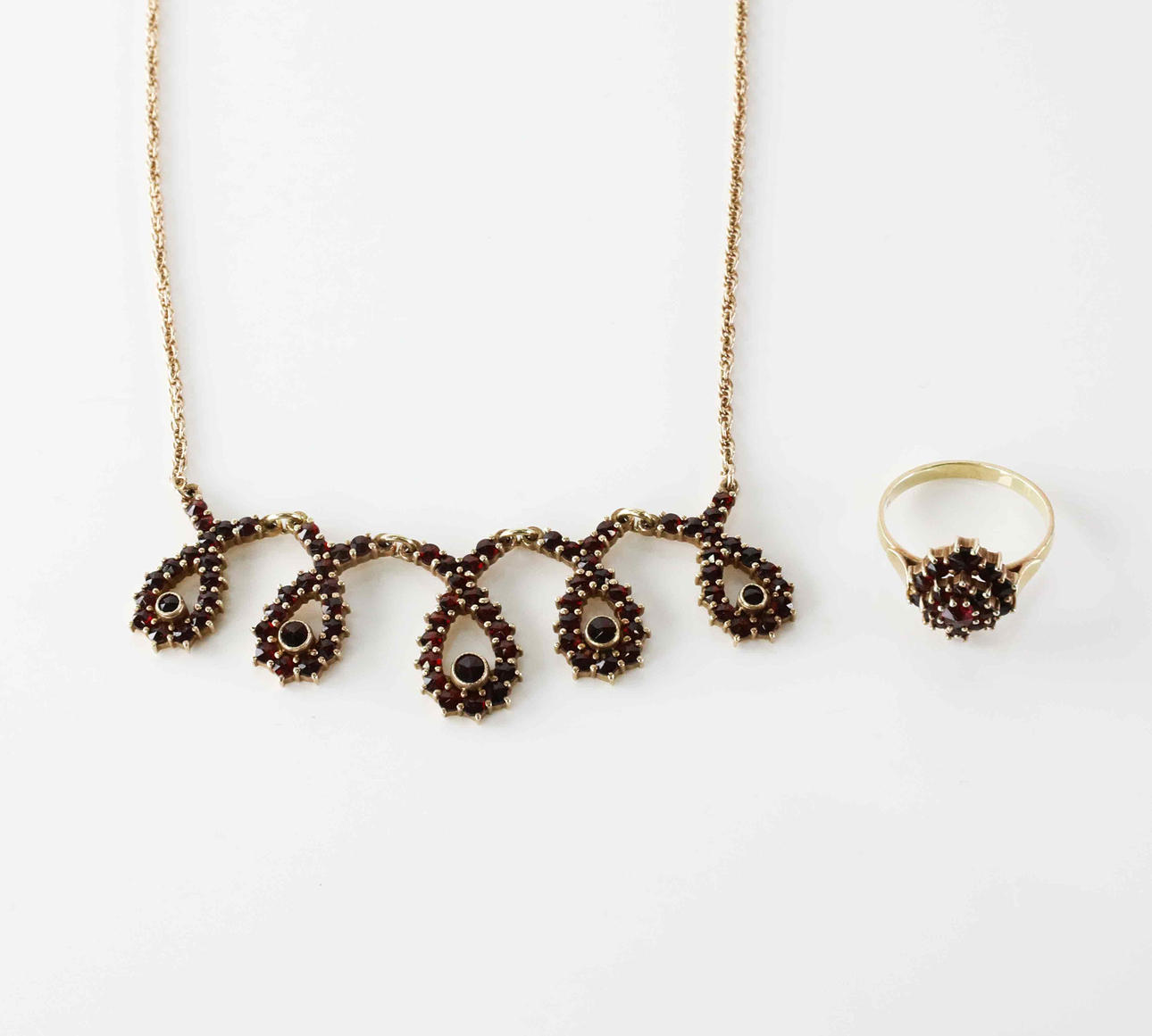 NECKLACE & RING, Garnets, gold plated silver.