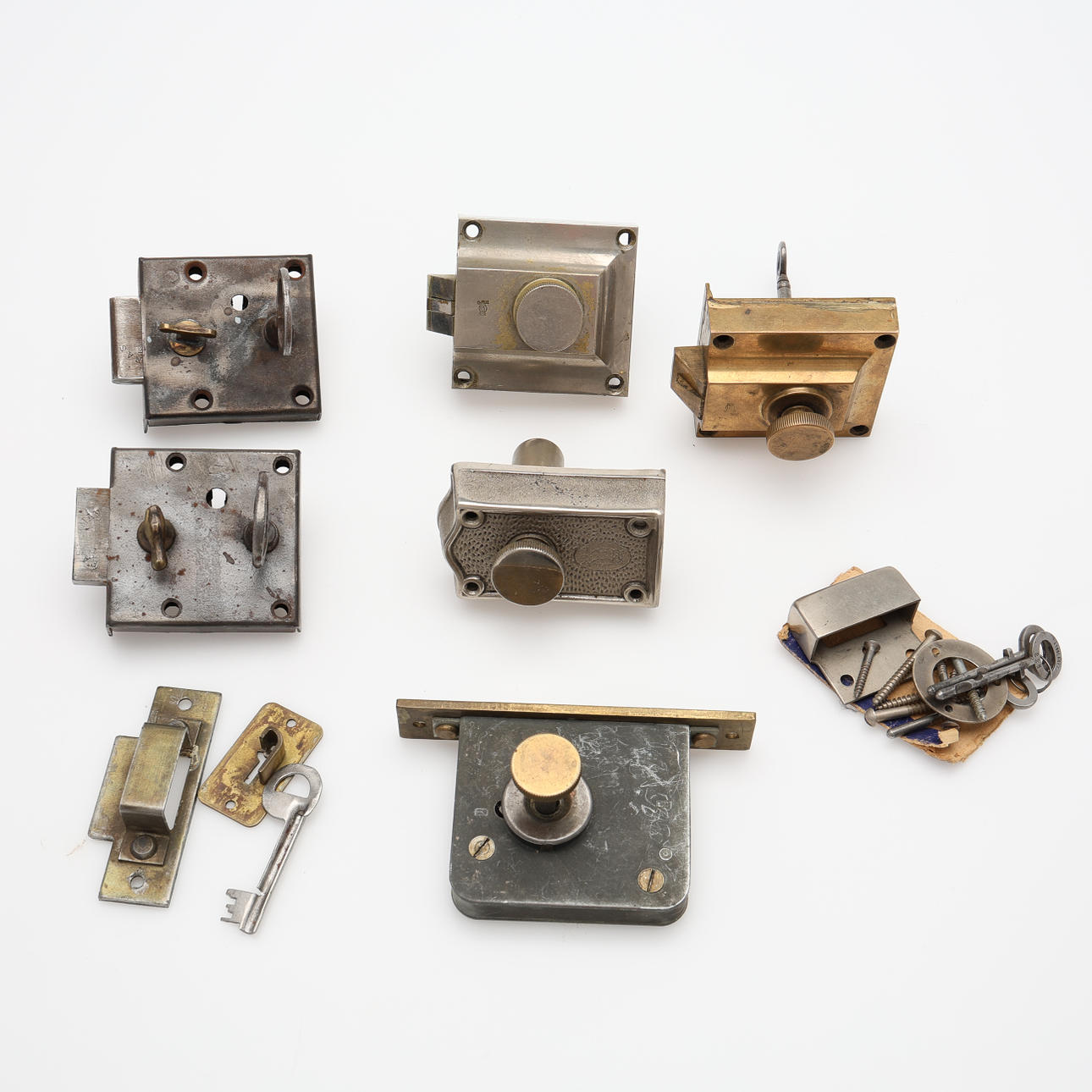 ÄLDRE OCH ANTIKA TAMBURLÅS, 6 ST.