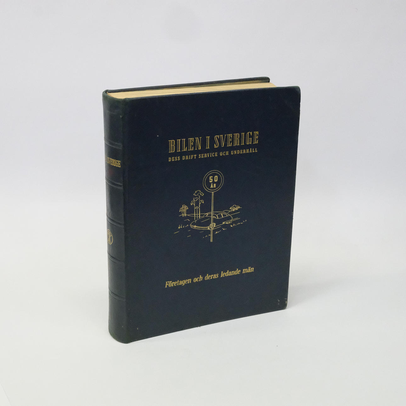 KIRJA. AUTO RUOTSISSA.