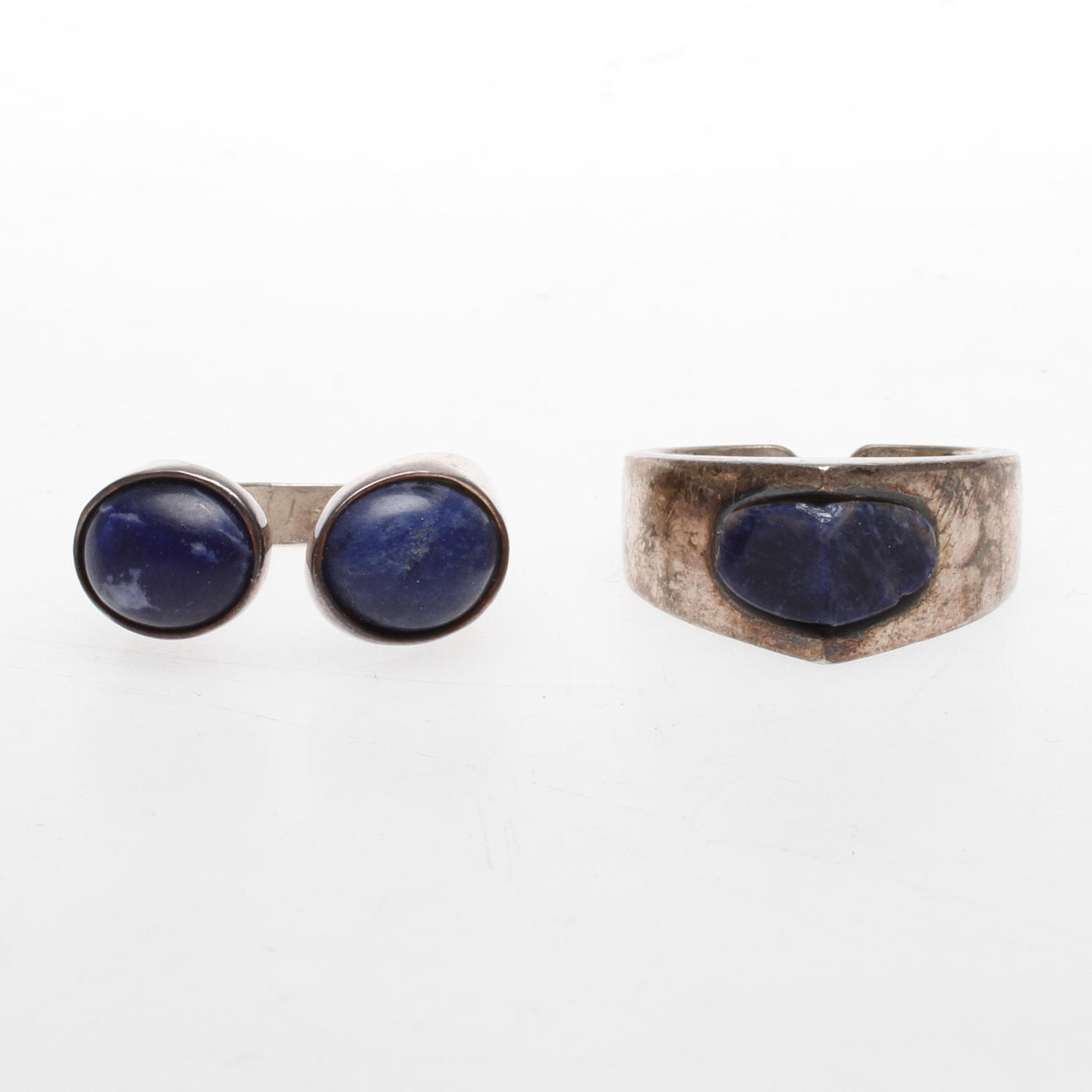 RINGE, 2 stk, sølv med lapis lauritz, 1900-tallet.
