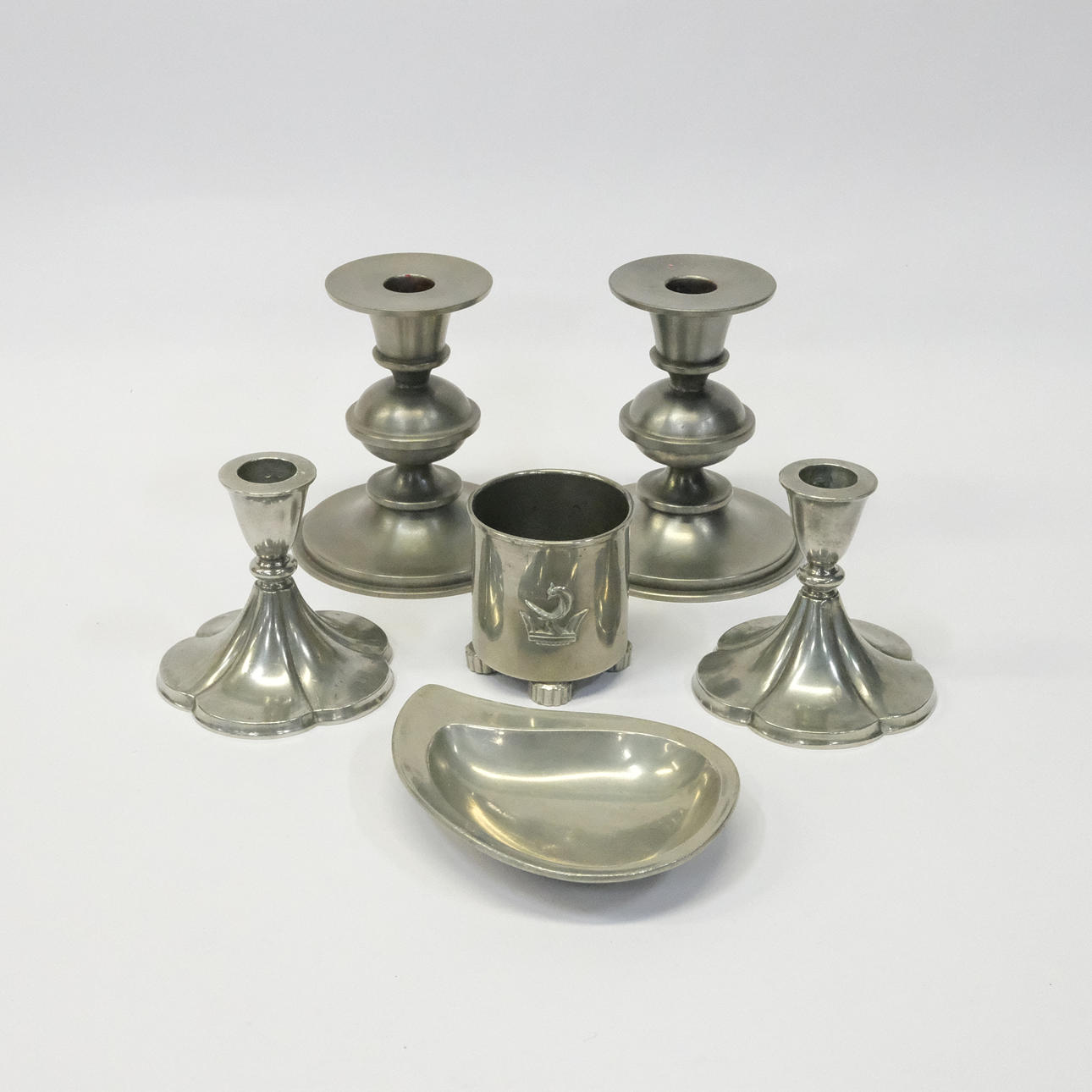 SEX DELAR TENN BL.A. JUST ANDERSEN.