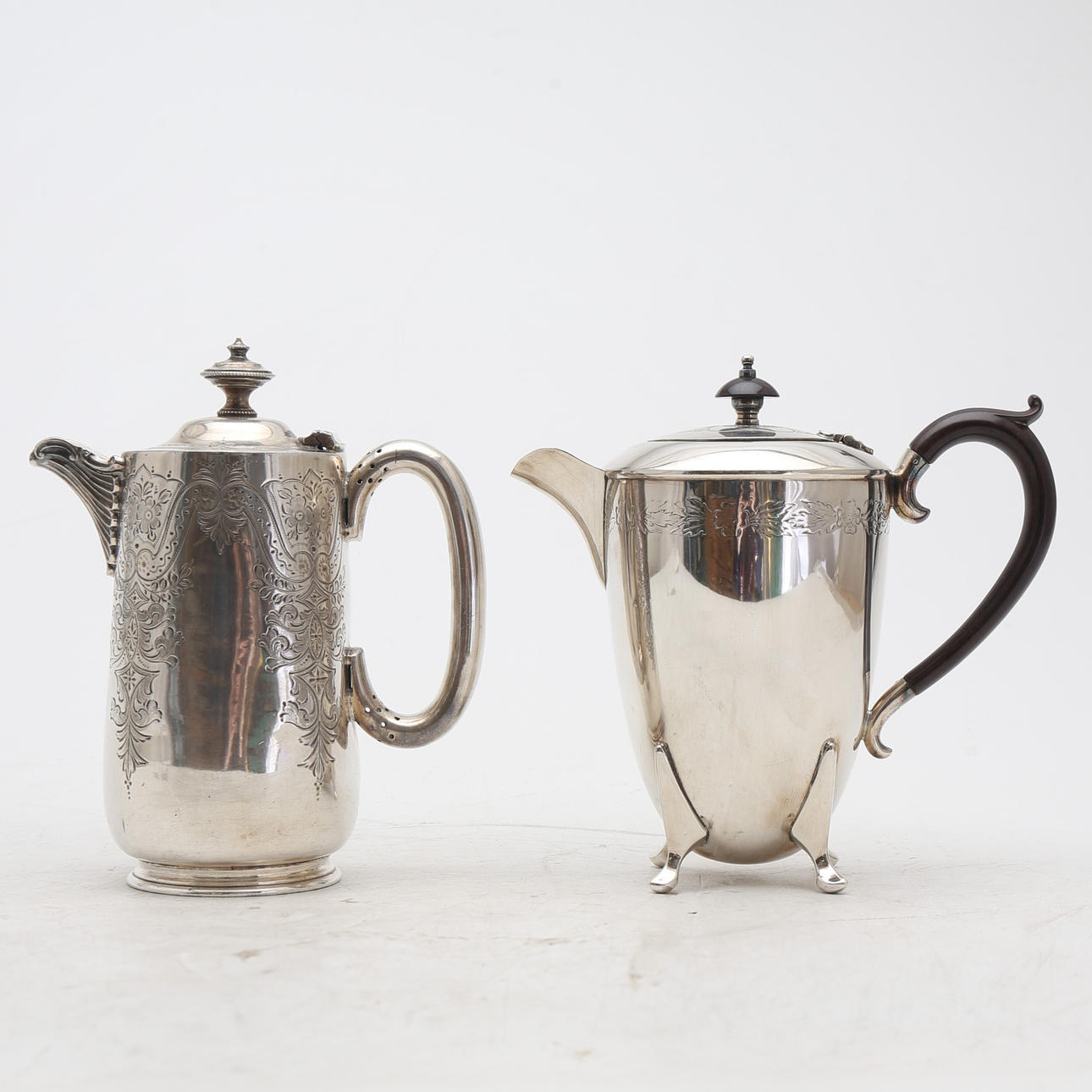 TEKANNOR, 2 st, silver, Sheffield, 1900-talets första decennier.