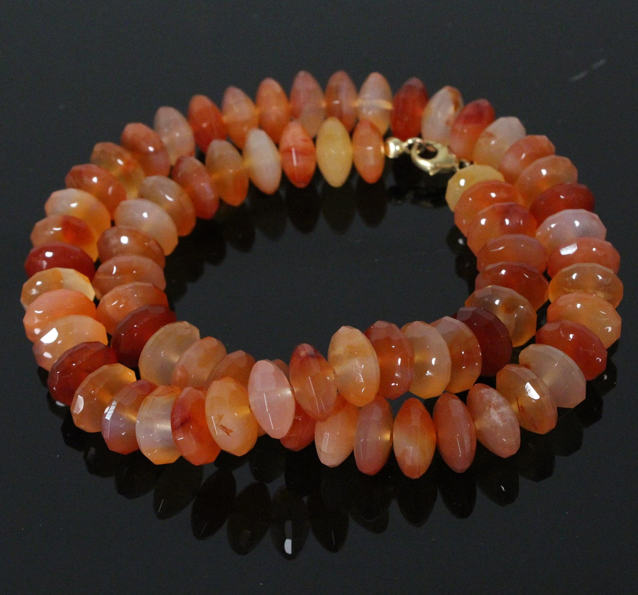 Statement-halsband med karneol.