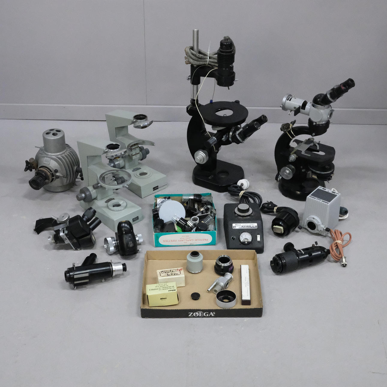 BATCH OF OPTICAL EQUIPMENT, INCLUDING MICROSCOPES. Photo, Cameras ...