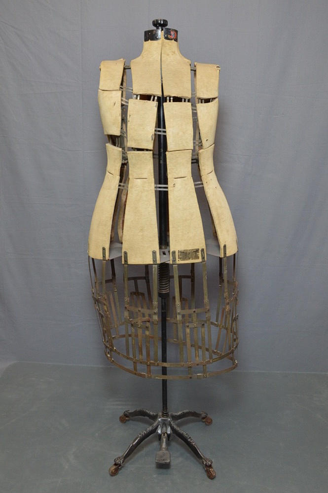 HALL BORCHERT KLÄNNING FORM SKRÄDDARE DUMMY KLÄDTILLVERKNING BYST JUSTERBAR NEW YORK 1850/80.